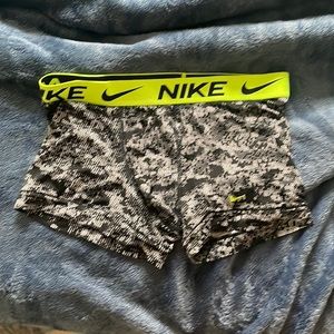 Lot of 7 Nike Trunks and Boxer Briefs L